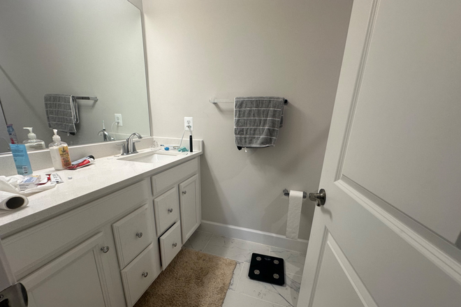 Bathroom (Inside the bed room 4th floor) - $1,400 / 1 BR/1Bathroom - Luxury furnished Room, Utility Included. Short lease allowed Townhome