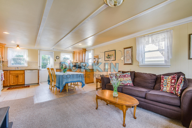 living area - 39 Birch Street Narragansett, RI 02882 House