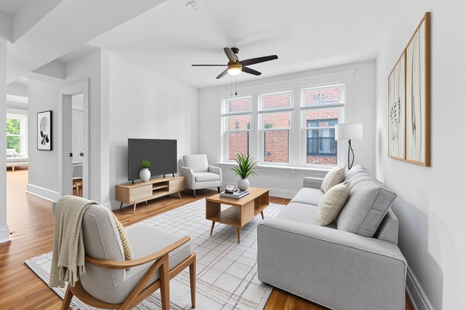 Living room - 3 Bedroom Apartments 2026-7 School Year Furnished & Updated