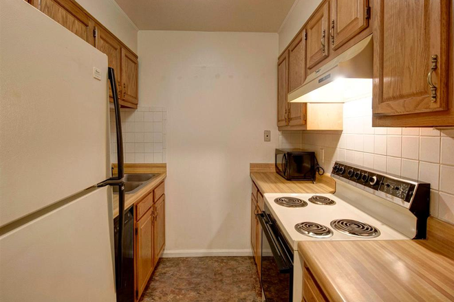 Photo - 2141 Baseline Rd #7 Apartments