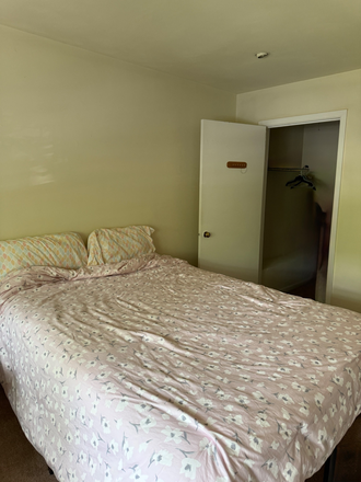 Bedroom - Summer Sublet – Master Bedroom for Female Available | Discounted Rent, No Deposit! Apartments