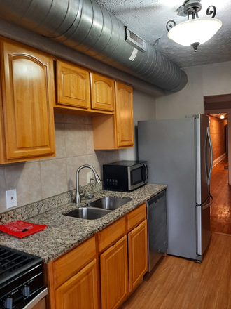 Kitchen - Cleveland heights, 2 bedrooms all appliances and Central Air! Apartments