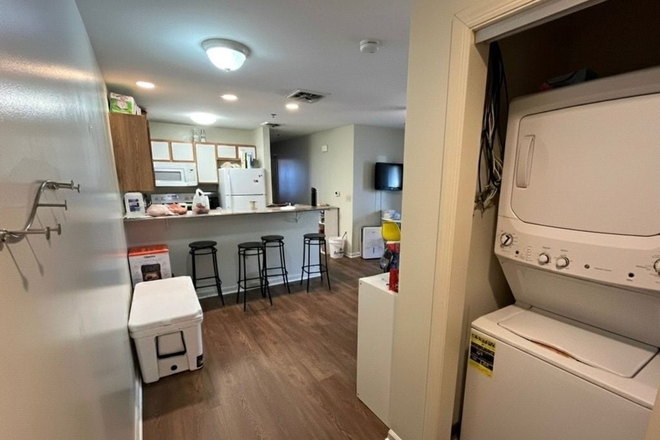 Laundry - Last Campus View unit available! 4 bedroom/4 bathroom condo for rent!
