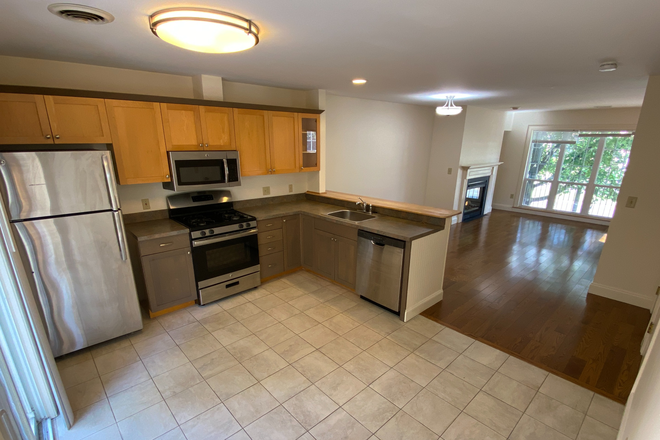 Kitchen - Beacon Row Townhouse, South Burlington VT
