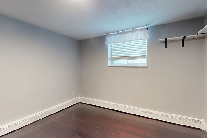 Available Bedroom (video tour to come) - Spacious Apartment Close to Campus