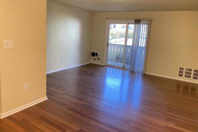 Living Room - 2BR/2BA Apt-Ravens Crest Drive-Plainsboro