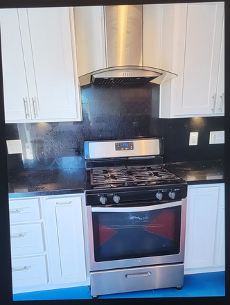 Stove - 11721 Puryear House