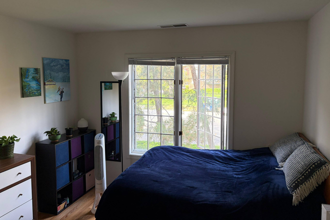 Bedroom - Summer Sublet. 4 mins to south campus. 4 beds, 2 bathrooms. $1000/month (utilities included)