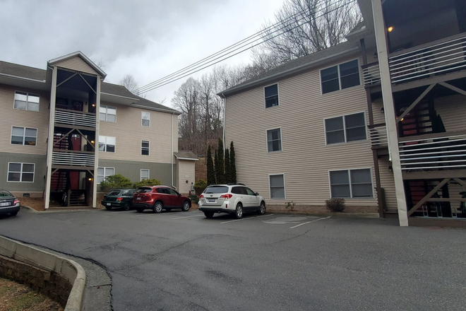 Photo - Highland Woods II - 3bd/3ba: Upscale Student-Living! Minutes To Downtown Boone and ASU! Apartments