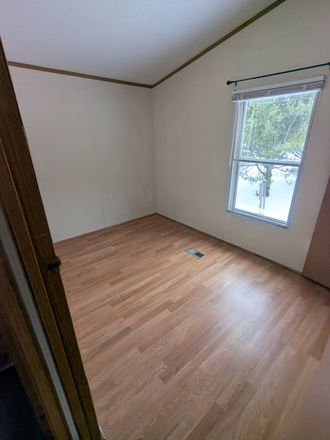 Bedroom - 3 bedroom 2 bath single home on 1 acre 1875.00/mo