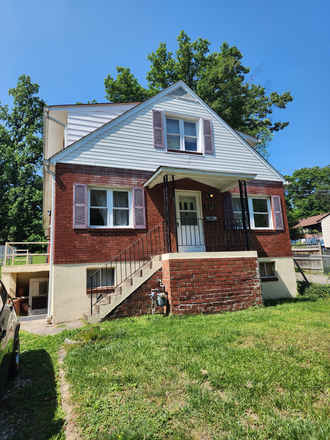 Front of house - 4 bedroom 2 full bath furnished house in Downtown Silver Spring/Takoma Park