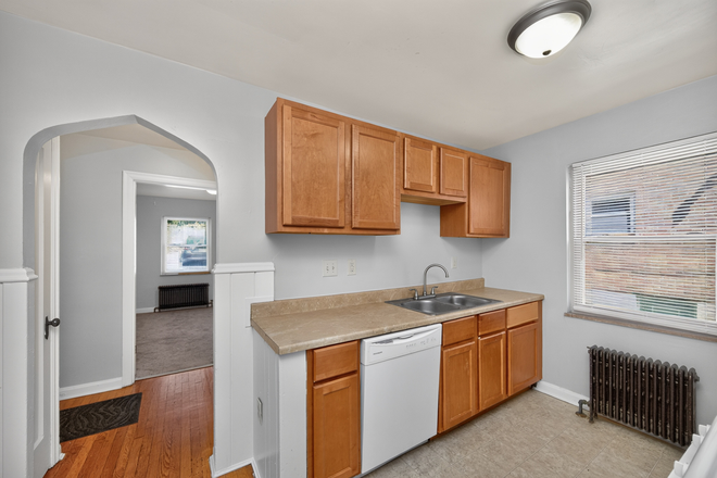 Kitchen - 2361 Ravine Street Apartments