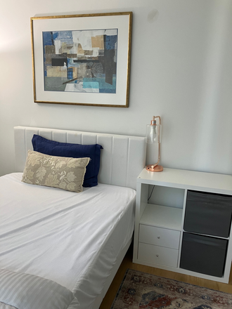 . - King/Bathurst, 3 bdrm/2baths condo