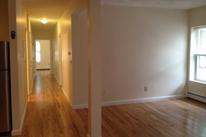 Call NOW for showings! 617-236-8600 - BERKSHIRE ST - LRG RENOVATED 3BR/1BA IN GREAT CAMBRIDGE LOCATION AVAIL *9/1/2026* W/ LNDRY IN BLDNG! Apartments