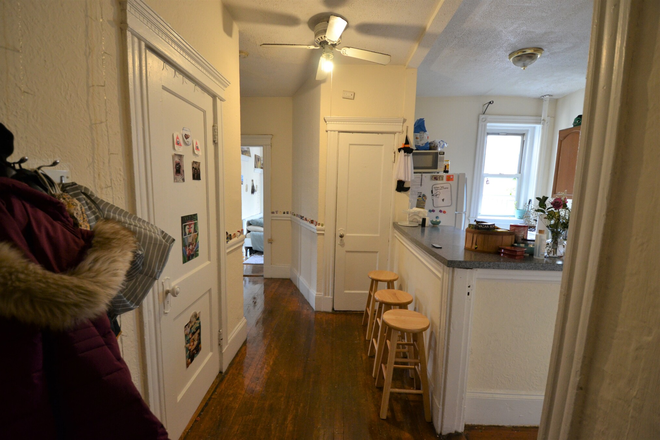 Photo - Renovated 3 Bedrooms inFenway across Target walk to Campus No Fee 9/1/26 Apartments