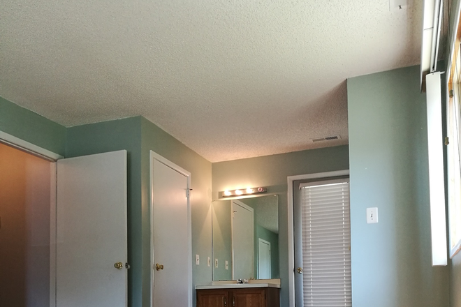 Bedroom - 1BR apt-Aspen Dr-Plainsboro