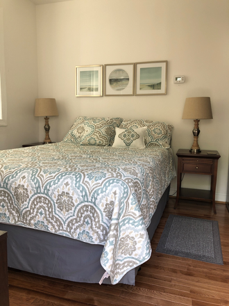 Queen Bed Linens Provided - UTIL INC/MONTHLY RENTAL/FURNISHED STUDIO APT/KITCHEN/GREAT LOCATION/7 MIN TO MUSC/COFC