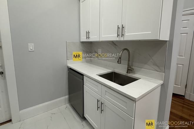 Kitchen - KENMORE SQUARE 2 BED NEWLY RENOVATED 09/01 CLOSE TO BU Apartments
