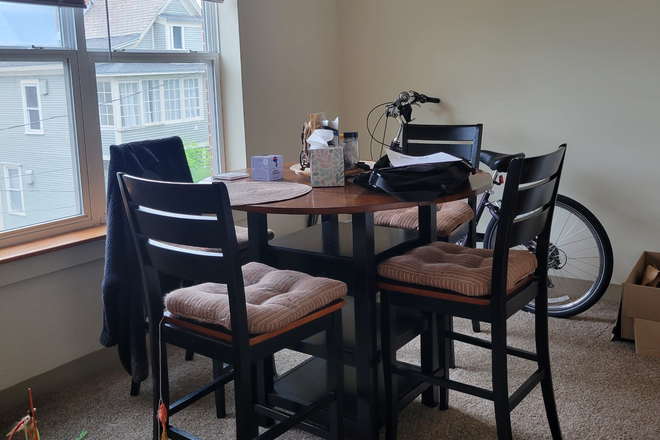Dining Room - Share Apartment Rent Free