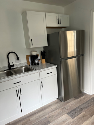 Kitchen - Duplex close to General Hospital