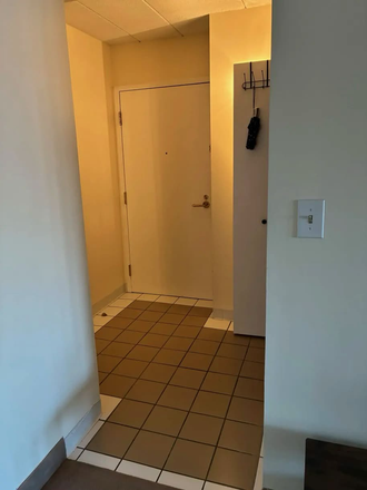 room - 1933 Commonwealth Ave Brighton Ma, Private bed+bath available in 2b2b. August is FREE! Apartments