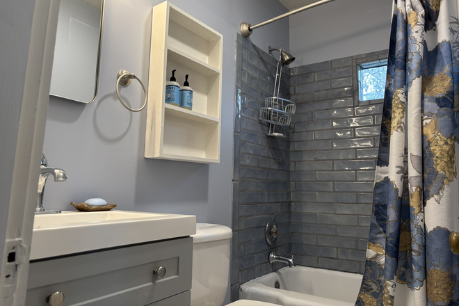 bathroom - 61 Beverly Apartment