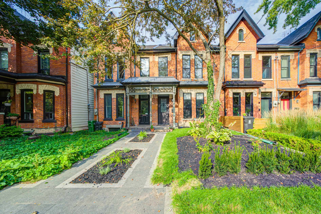 Stunning Victorian Masterpiece Near U of T - Modernized Victorian | Furnished 3-Storey Luxury Townhome | Dual Ensuites & Balcony | 2 Parking Spot