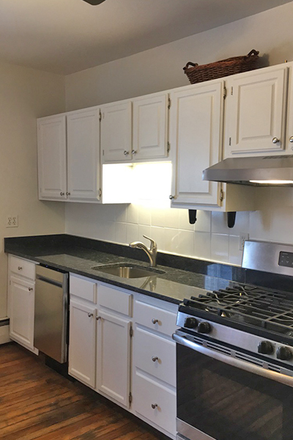 kitchen - Spacious 2 Bed / 1 Bath with Parking! Available NOW!! Apartments