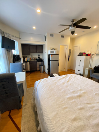 1 - SEPT 2026 | Brighton Studio | Modern Kitchen & Bath | Dishwasher | Hardwood Floors | No Broker Fees! Apartments