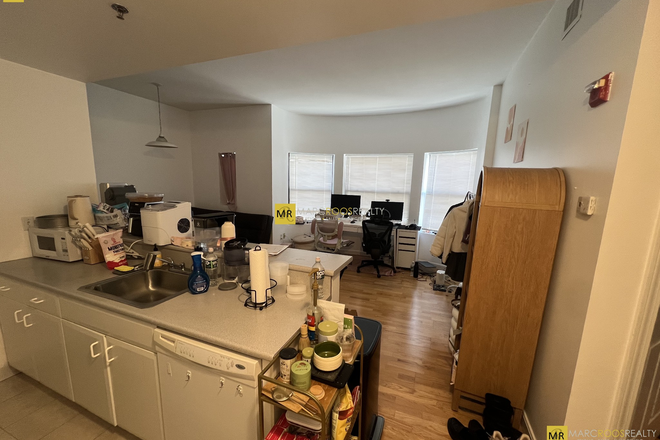 Call NOW for showings! 617-236-8550 - BEACON ST - *NO FEE!* KENMORE 1 BED 1 BATH W/ LAUNDRY ON SITE! *AVAIL 9/1/2026*