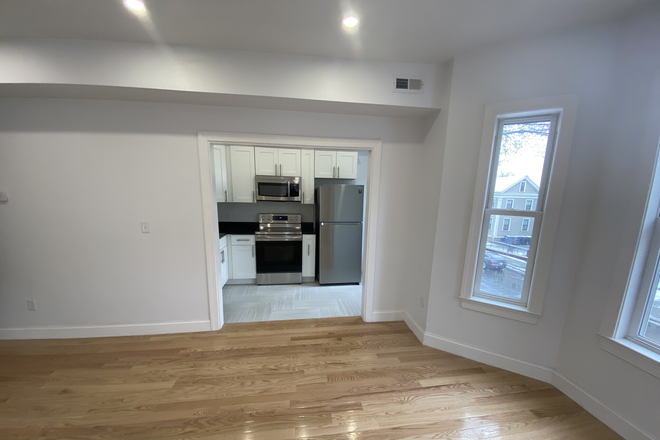 Call call or text Arezou at 617-584-7817 - Stunning 2 bed in Central sq.!!! Apartments
