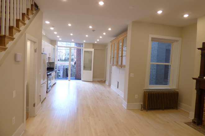 dining room - Amazing Adams Morgan group house - several rooms available!