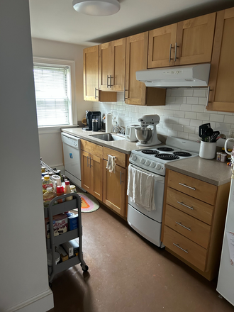 Kitchen - HUH summer sublet: 1-bedroom Holden Green apartment, utilities included
