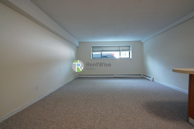 1 - AUG 2026 – West Cambridge Studio with Heat & Hot Water Included, Elevator Building! No Broker Fees! Apartments