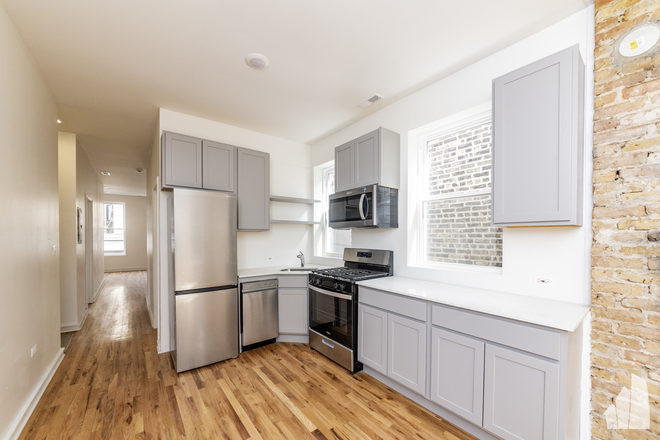 Kitchen - NEW FULL OF LIGHT 4BDRM 2BTH PILSEN Apartments