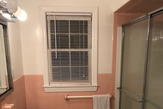 Private bathroom - Furnished room in shared home-Woodland Dr-Princeton