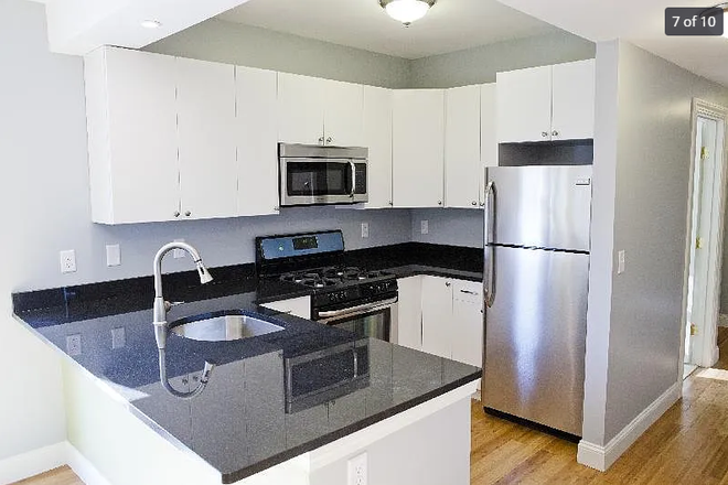 kitchen - Affordable 3 Bd on Forbes St. Apartments