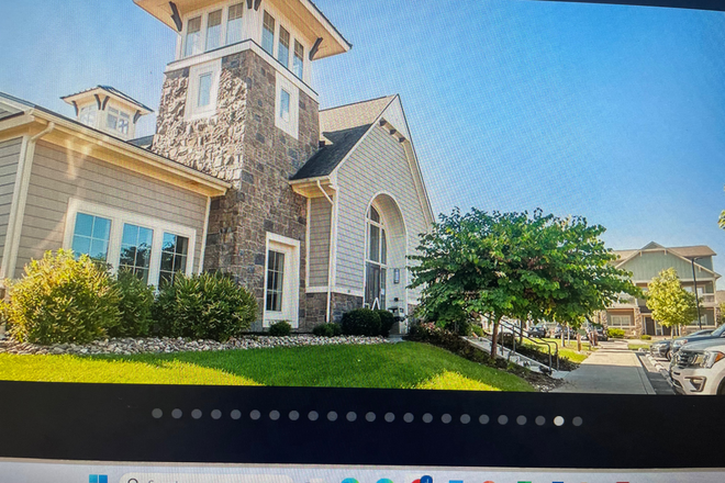 Outside clubhouse - The Retreat: GORGEOUS Apartment w/ Room & Private Bath, Parking, Free Shuttles & MORE