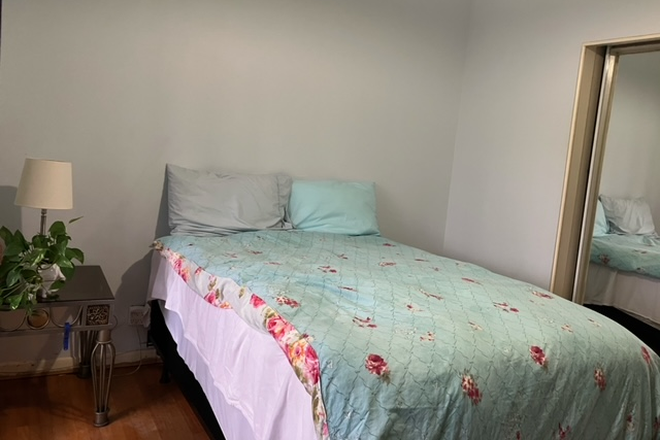 Bedroom - Furnished Room in Walkout Basement – Scarborough House