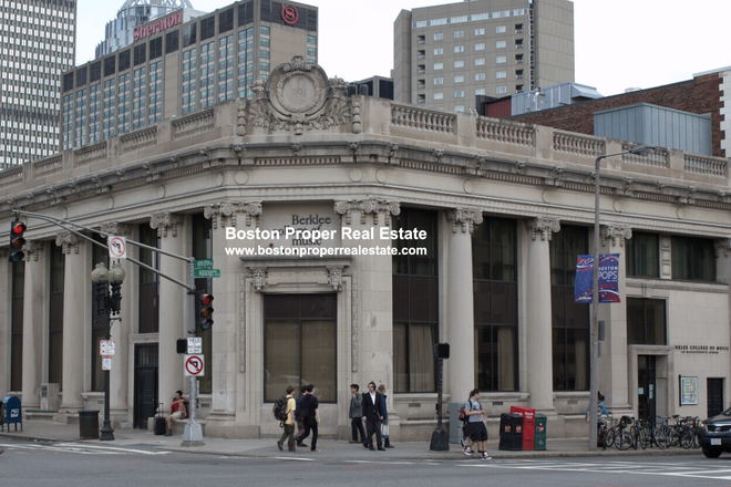 A - Right by Berklee, Back Bay and Symphony *NO BROKER FEE Condo