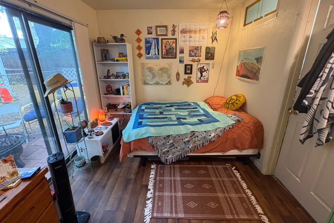 Bedroom - Apartment close to Pearl/29th st