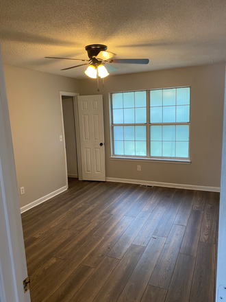 Bedroom - Townhouse for rent.  Walk to campus.