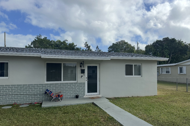 Street View - Private Room in a 3 Bedroom 2 bathroom House 5min from Campus