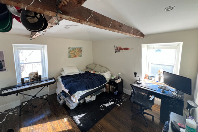 Bedroom - 8-2 Alleghany Street Top Unit 1 Bedroom Sublet Summer 1 and 2 Apartments