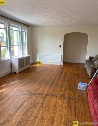 LIVING ROOM - CHESTNUT HII 5 BED 1.5 BATH MANET RD 09/01/2026 BY BOSTON COLLEGE