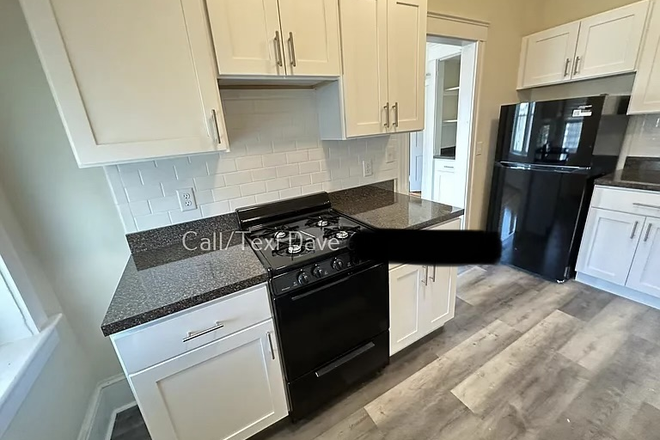 Kitchen - Apartment near Coolidge Corner & B, C, D green lines