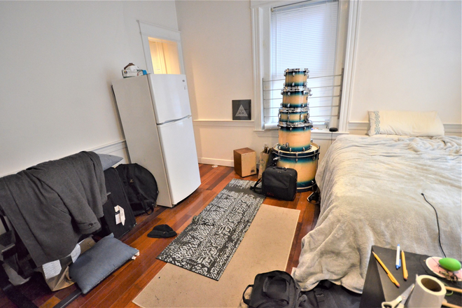 Studio - Spacious Studio Available 9/1/25! *CONTACT NOAH 603-470-8181 Apartments