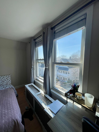 Bedroom no1 - 2 bedrooms near Fletcher/Tufts campus (10 minutes walk) Townhome