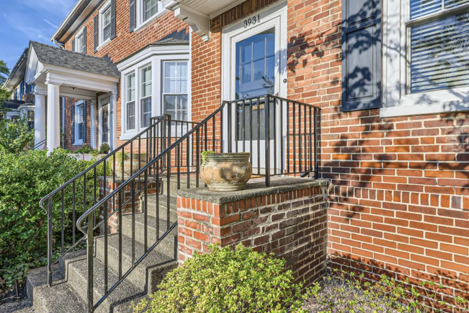 exterior - SUMMER SUBLEASE (May through Aug), multiple rooms available, 8 min walk to campus, shuttle Townhome