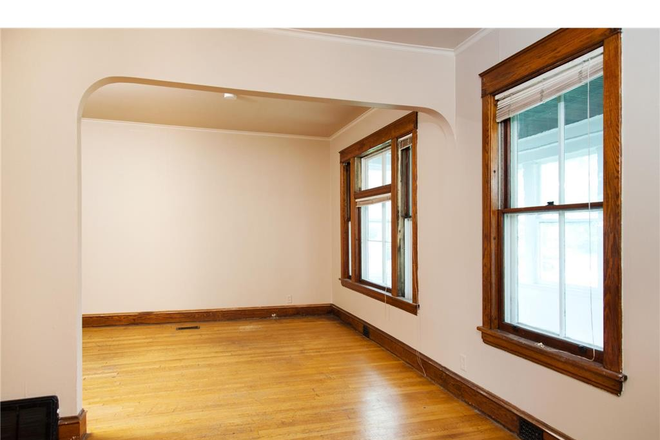 Living Room - UST  5 Bed SFH-Close to Saint Thomas for June 2026 House